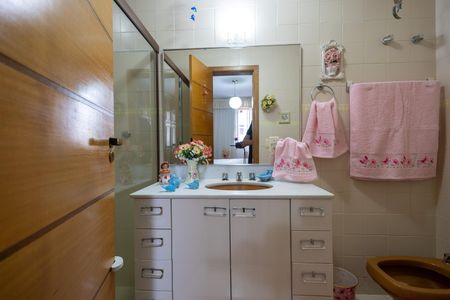 Apartamento à venda com 127m², 3 quartos e 2 vagas Apartamento à venda com 127m², 3 quartos e 2 vagasBanheiro Suite