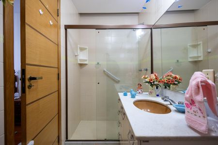 Apartamento à venda com 127m², 3 quartos e 2 vagas Apartamento à venda com 127m², 3 quartos e 2 vagasBanheiro Suite