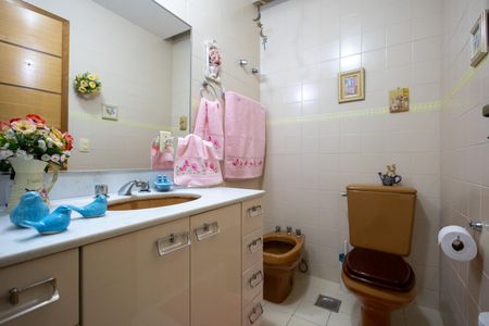 Apartamento à venda com 127m², 3 quartos e 2 vagas Apartamento à venda com 127m², 3 quartos e 2 vagasBanheiro Suite