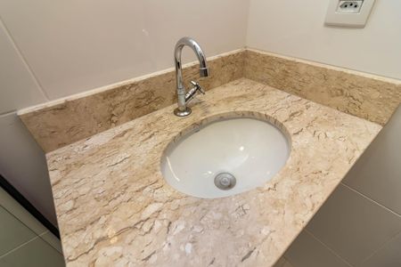 Apartamento à venda com 37m², 2 quartos e sem vaga Apartamento à venda com 37m², 2 quartos e sem vagaBanheiro