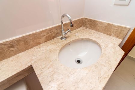 Apartamento à venda com 44m², 2 quartos e 1 vaga Apartamento à venda com 44m², 2 quartos e 1 vagaBanheiro