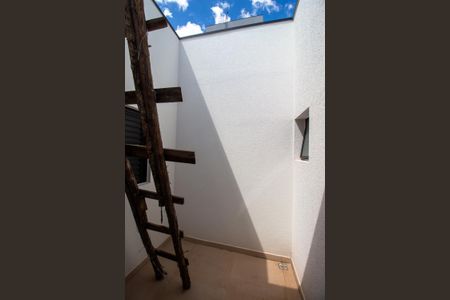 Casa à venda com 103m², 3 quartos e 2 vagas Casa à venda com 103m², 3 quartos e 2 vagasJardim de inverno