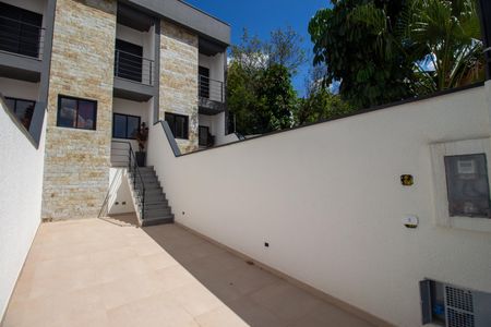 Casa à venda com 103m², 3 quartos e 2 vagas Casa à venda com 103m², 3 quartos e 2 vagasGaragem