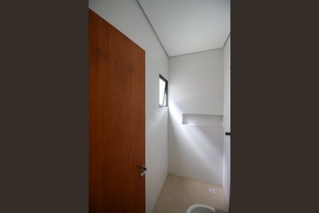 Casa à venda com 103m², 3 quartos e 2 vagas Casa à venda com 103m², 3 quartos e 2 vagasBanheiro