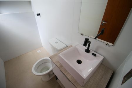 Casa à venda com 103m², 3 quartos e 2 vagas Casa à venda com 103m², 3 quartos e 2 vagasBanheiro