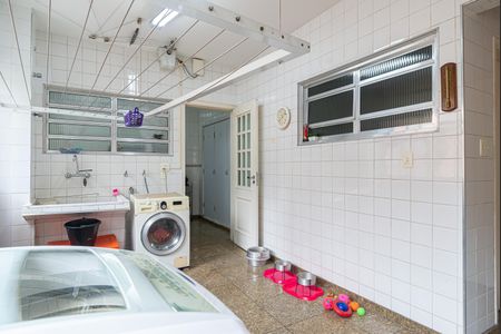 Apartamento à venda com 200m², 3 quartos e 2 vagas Apartamento à venda com 200m², 3 quartos e 2 vagasÁrea de Serviço