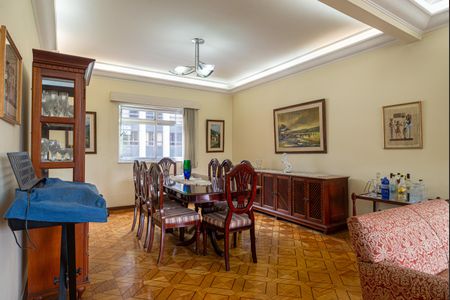 Apartamento à venda com 200m², 3 quartos e 2 vagas Apartamento à venda com 200m², 3 quartos e 2 vagasSala