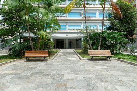 Apartamento à venda com 200m², 3 quartos e 2 vagas Apartamento à venda com 200m², 3 quartos e 2 vagasÁrea comum - Entrada do Edifício