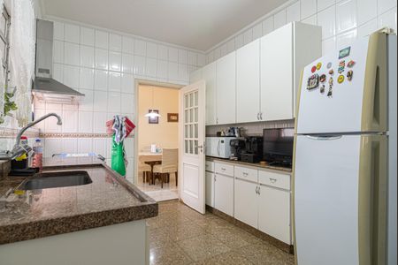 Apartamento à venda com 200m², 3 quartos e 2 vagas Apartamento à venda com 200m², 3 quartos e 2 vagasCozinha