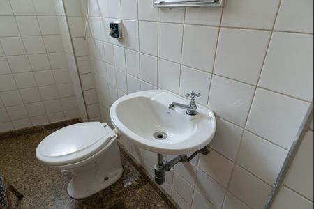 Apartamento à venda com 200m², 3 quartos e 2 vagas Apartamento à venda com 200m², 3 quartos e 2 vagasBanheiro de Serviço