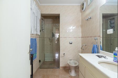 Apartamento à venda com 200m², 3 quartos e 2 vagas Apartamento à venda com 200m², 3 quartos e 2 vagasBanheiro da Suíte