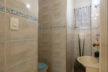 Apartamento à venda com 200m², 3 quartos e 2 vagas Apartamento à venda com 200m², 3 quartos e 2 vagasLavabo