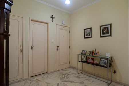 Apartamento à venda com 200m², 3 quartos e 2 vagas Apartamento à venda com 200m², 3 quartos e 2 vagasSala - Hall de entrada do apartamento