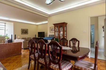 Apartamento à venda com 200m², 3 quartos e 2 vagas Apartamento à venda com 200m², 3 quartos e 2 vagasSala