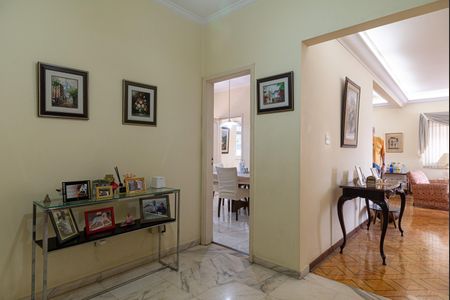 Apartamento à venda com 200m², 3 quartos e 2 vagas Apartamento à venda com 200m², 3 quartos e 2 vagasSala - Hall de entrada do apartamento