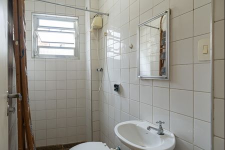 Apartamento à venda com 200m², 3 quartos e 2 vagas Apartamento à venda com 200m², 3 quartos e 2 vagasBanheiro de Serviço