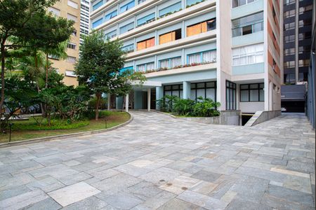 Apartamento à venda com 200m², 3 quartos e 2 vagas Apartamento à venda com 200m², 3 quartos e 2 vagasÁrea comum - Entrada do Edifício