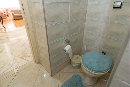 Apartamento à venda com 200m², 3 quartos e 2 vagas Apartamento à venda com 200m², 3 quartos e 2 vagasLavabo