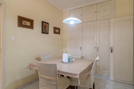 Apartamento à venda com 200m², 3 quartos e 2 vagas Apartamento à venda com 200m², 3 quartos e 2 vagasCopa