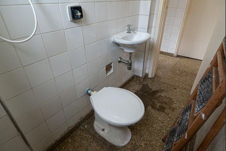 Apartamento à venda com 200m², 3 quartos e 2 vagas Apartamento à venda com 200m², 3 quartos e 2 vagasBanheiro de Serviço