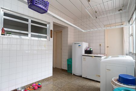Apartamento à venda com 200m², 3 quartos e 2 vagas Apartamento à venda com 200m², 3 quartos e 2 vagasÁrea de Serviço