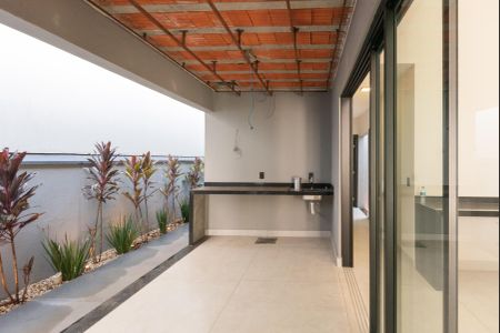 Casa à venda com 150m², 3 quartos e 3 vagas Casa à venda com 150m², 3 quartos e 3 vagasEspaço Gourmet