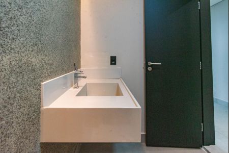 Casa à venda com 150m², 3 quartos e 3 vagas Casa à venda com 150m², 3 quartos e 3 vagasBanheiro da Suíte