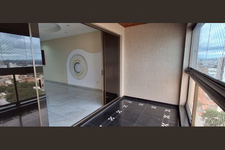 Apartamento à venda com 184m², 4 quartos e 3 vagas Apartamento à venda com 184m², 4 quartos e 3 vagasVaranda