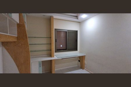 Apartamento à venda com 184m², 4 quartos e 3 vagas Apartamento à venda com 184m², 4 quartos e 3 vagasQuarto