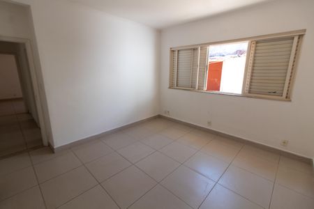 Casa à venda com 400m², 5 quartos e 8 vagas Casa à venda com 400m², 5 quartos e 8 vagasQUARTO 5