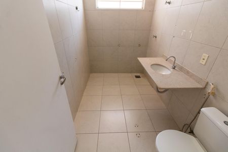 Casa à venda com 400m², 5 quartos e 8 vagas Casa à venda com 400m², 5 quartos e 8 vagasBANHEIRO SOCIAL 1