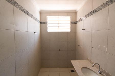 Casa à venda com 400m², 5 quartos e 8 vagas Casa à venda com 400m², 5 quartos e 8 vagasBANHEIRO SOCIAL 1