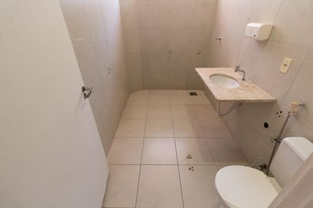 Casa à venda com 400m², 5 quartos e 8 vagas Casa à venda com 400m², 5 quartos e 8 vagasBANHEIRO SOCIAL 2