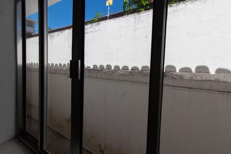 Casa à venda com 400m², 5 quartos e 8 vagas Casa à venda com 400m², 5 quartos e 8 vagasVISTA DO QUARTO 1