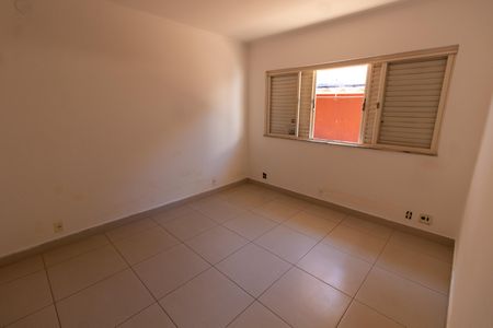 Casa à venda com 400m², 5 quartos e 8 vagas Casa à venda com 400m², 5 quartos e 8 vagasQUARTO 4