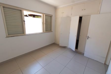 Casa à venda com 400m², 5 quartos e 8 vagas Casa à venda com 400m², 5 quartos e 8 vagasQUARTO 2