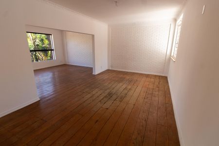 Casa à venda com 400m², 5 quartos e 8 vagas Casa à venda com 400m², 5 quartos e 8 vagasSALA