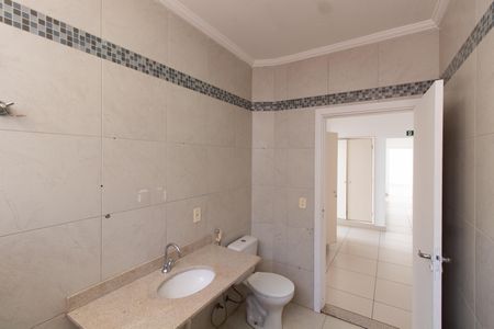 Casa à venda com 400m², 5 quartos e 8 vagas Casa à venda com 400m², 5 quartos e 8 vagasBANHEIRO SOCIAL 1