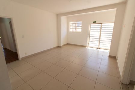 Casa à venda com 400m², 5 quartos e 8 vagas Casa à venda com 400m², 5 quartos e 8 vagasSALA DE JANTAR