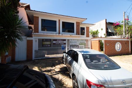 Casa à venda com 400m², 5 quartos e 8 vagas Casa à venda com 400m², 5 quartos e 8 vagasFACHADA