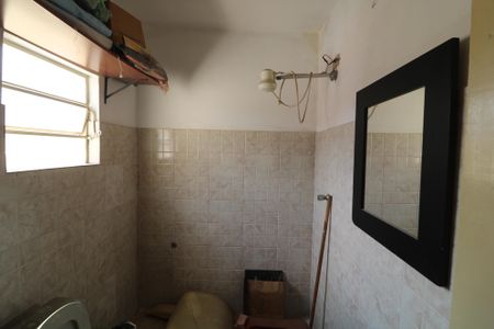 Casa à venda com 250m², 4 quartos e 2 vagasBanheiro de serviço