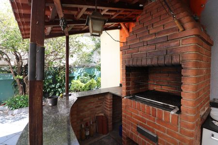 Casa à venda com 250m², 4 quartos e 2 vagasÁrea comum - Churrasqueira