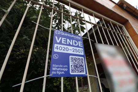 Casa à venda com 250m², 4 quartos e 2 vagasPlaca