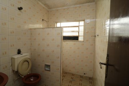 Casa à venda com 250m², 4 quartos e 2 vagasBanheiro