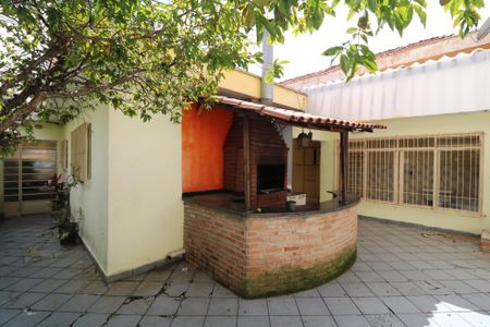 Casa à venda com 250m², 4 quartos e 2 vagasÁrea comum - Churrasqueira