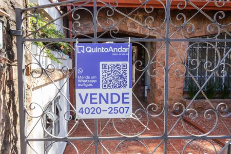 Casa à venda com 300m², 5 quartos e 4 vagas Casa à venda com 300m², 5 quartos e 4 vagasPlaca