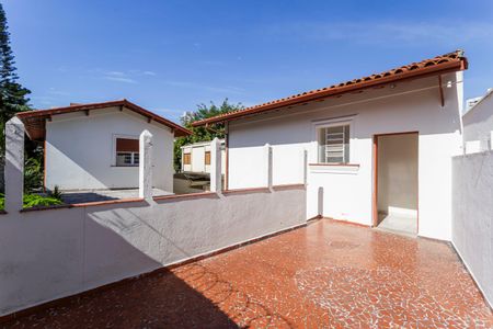 Casa à venda com 300m², 5 quartos e 4 vagas Casa à venda com 300m², 5 quartos e 4 vagasQuintal