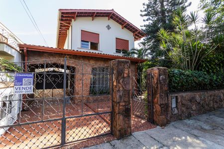 Casa à venda com 300m², 5 quartos e 4 vagas Casa à venda com 300m², 5 quartos e 4 vagasFachada