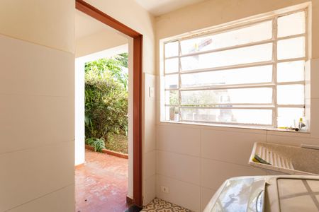 Casa à venda com 300m², 5 quartos e 4 vagas Casa à venda com 300m², 5 quartos e 4 vagasÁrea de Serviço