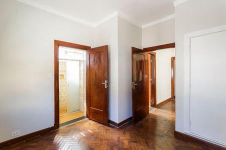Casa à venda com 300m², 5 quartos e 4 vagas Casa à venda com 300m², 5 quartos e 4 vagasSuíte 1